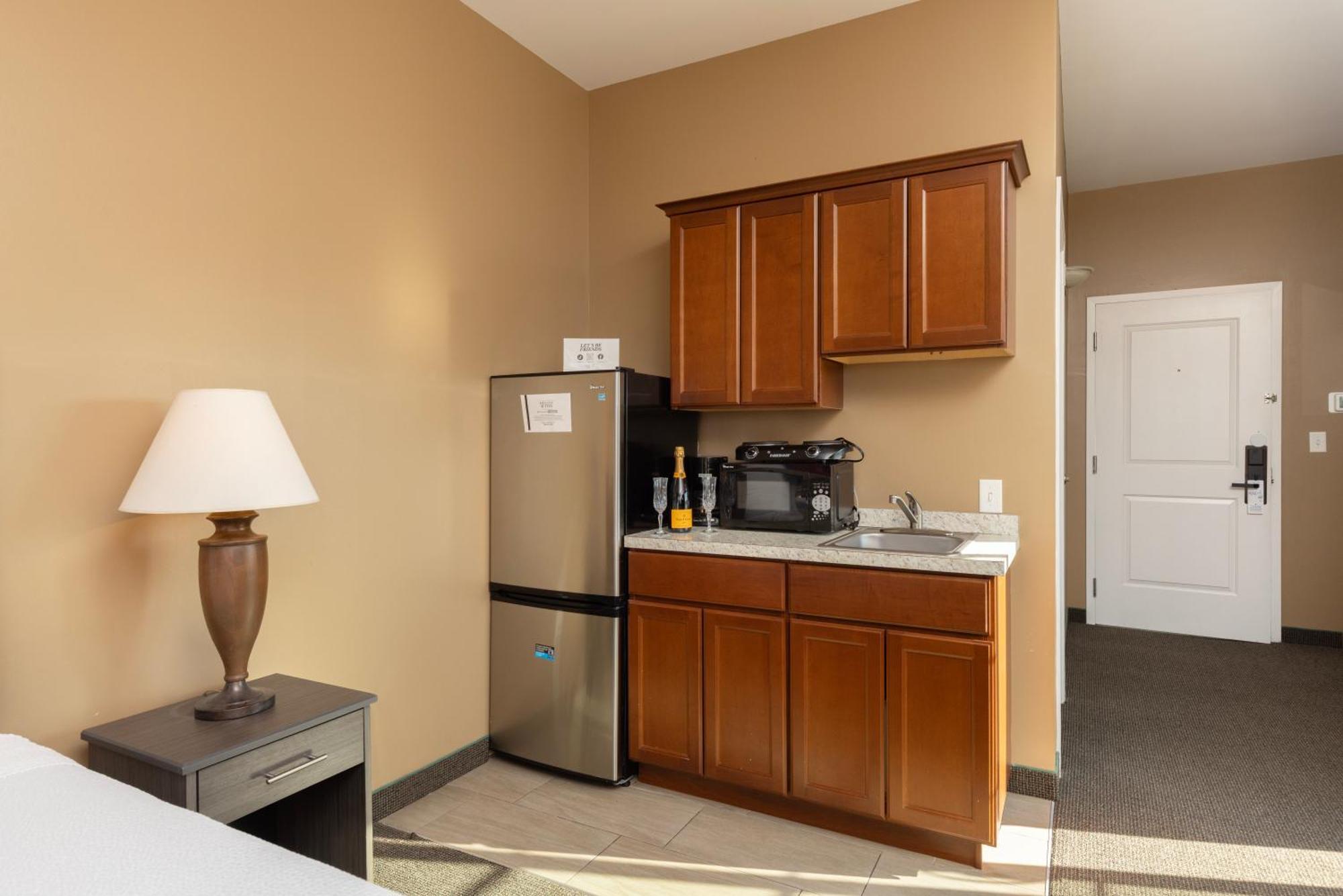 Brinton Suites Уест Честър Екстериор снимка