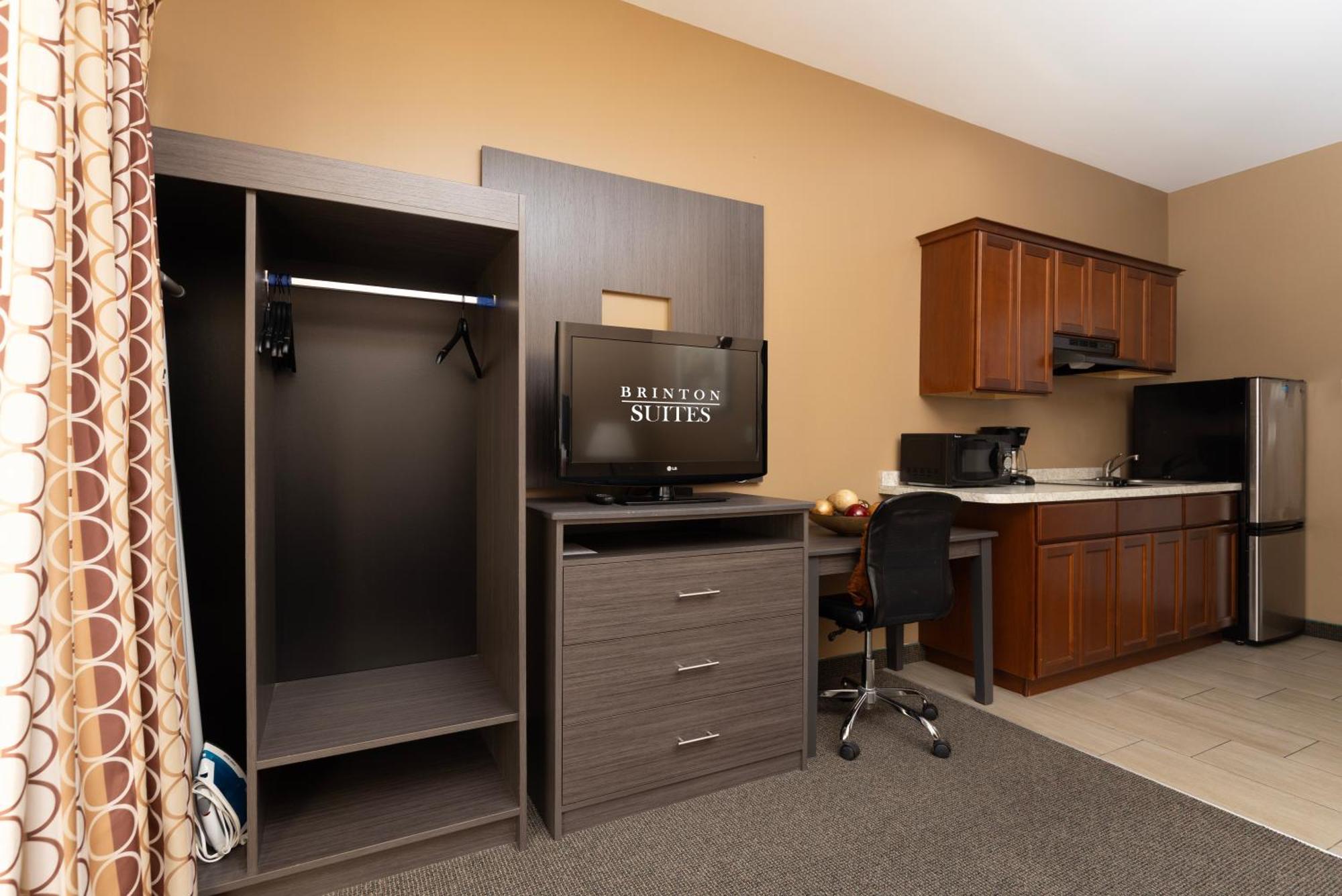 Brinton Suites Уест Честър Екстериор снимка