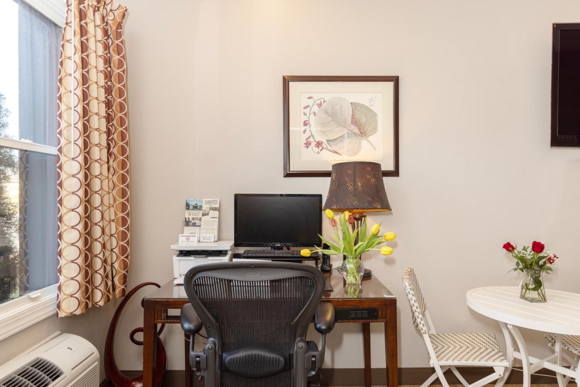 Brinton Suites Уест Честър Екстериор снимка