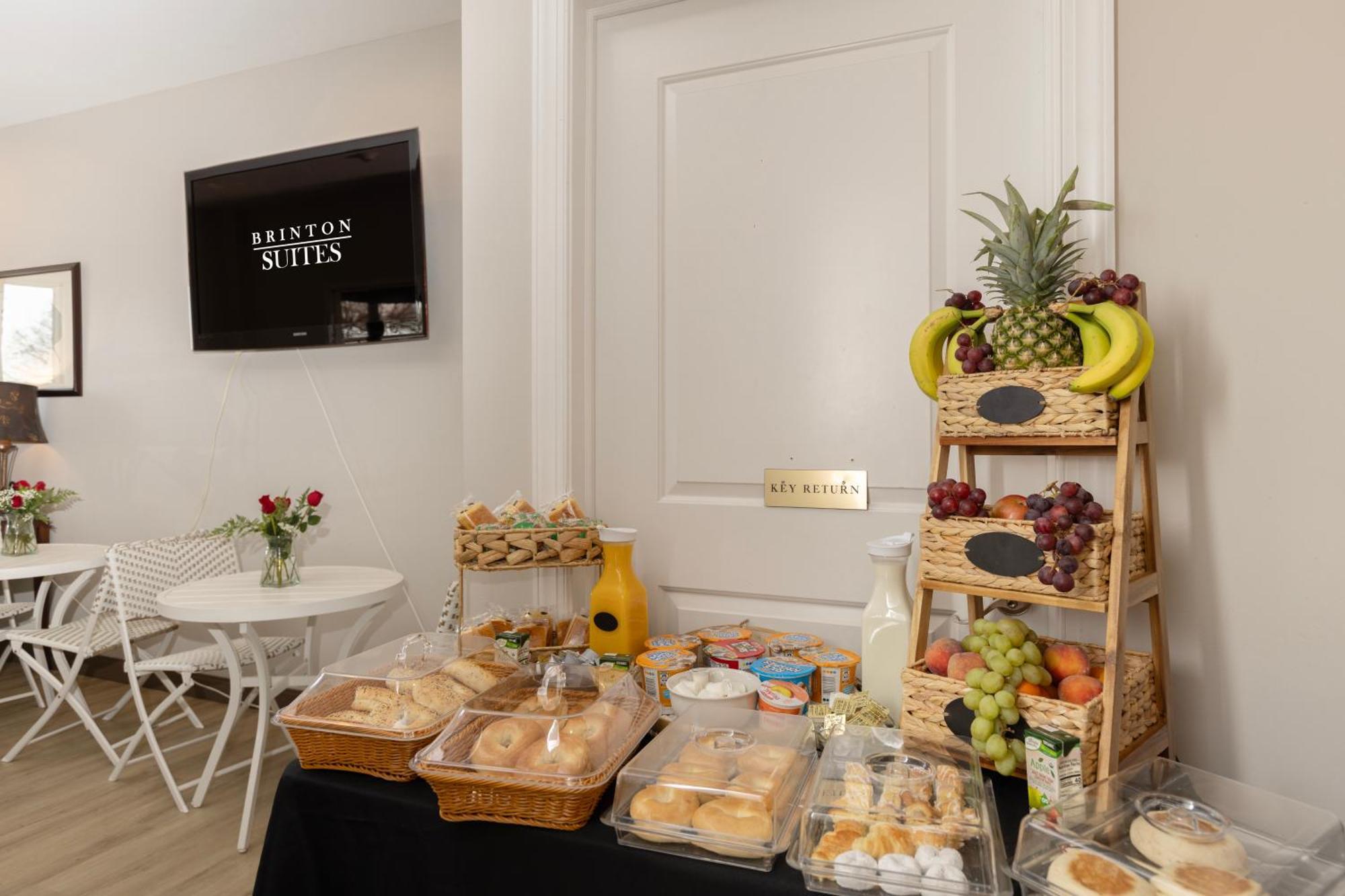 Brinton Suites Уест Честър Екстериор снимка