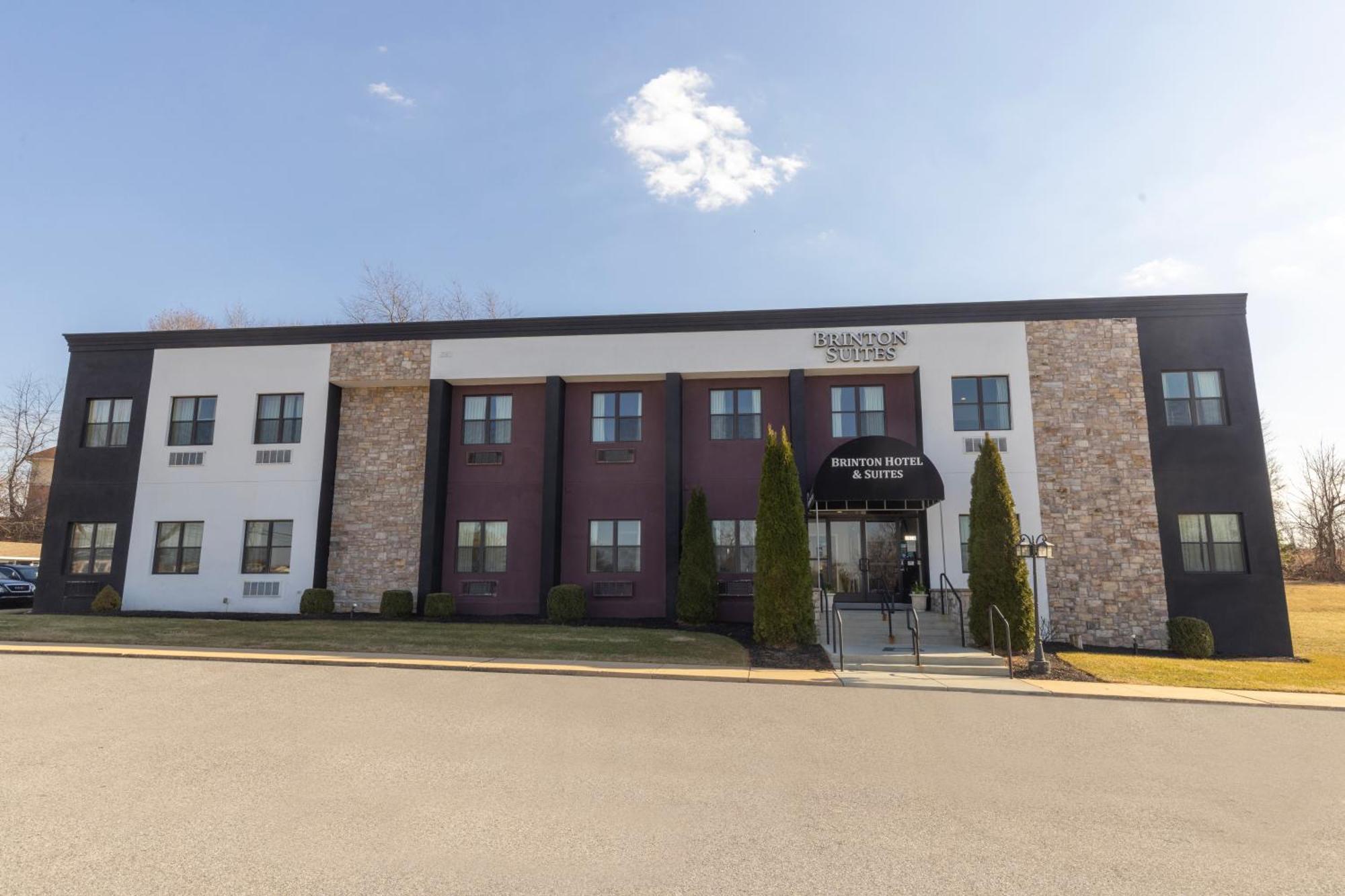 Brinton Suites Уест Честър Екстериор снимка
