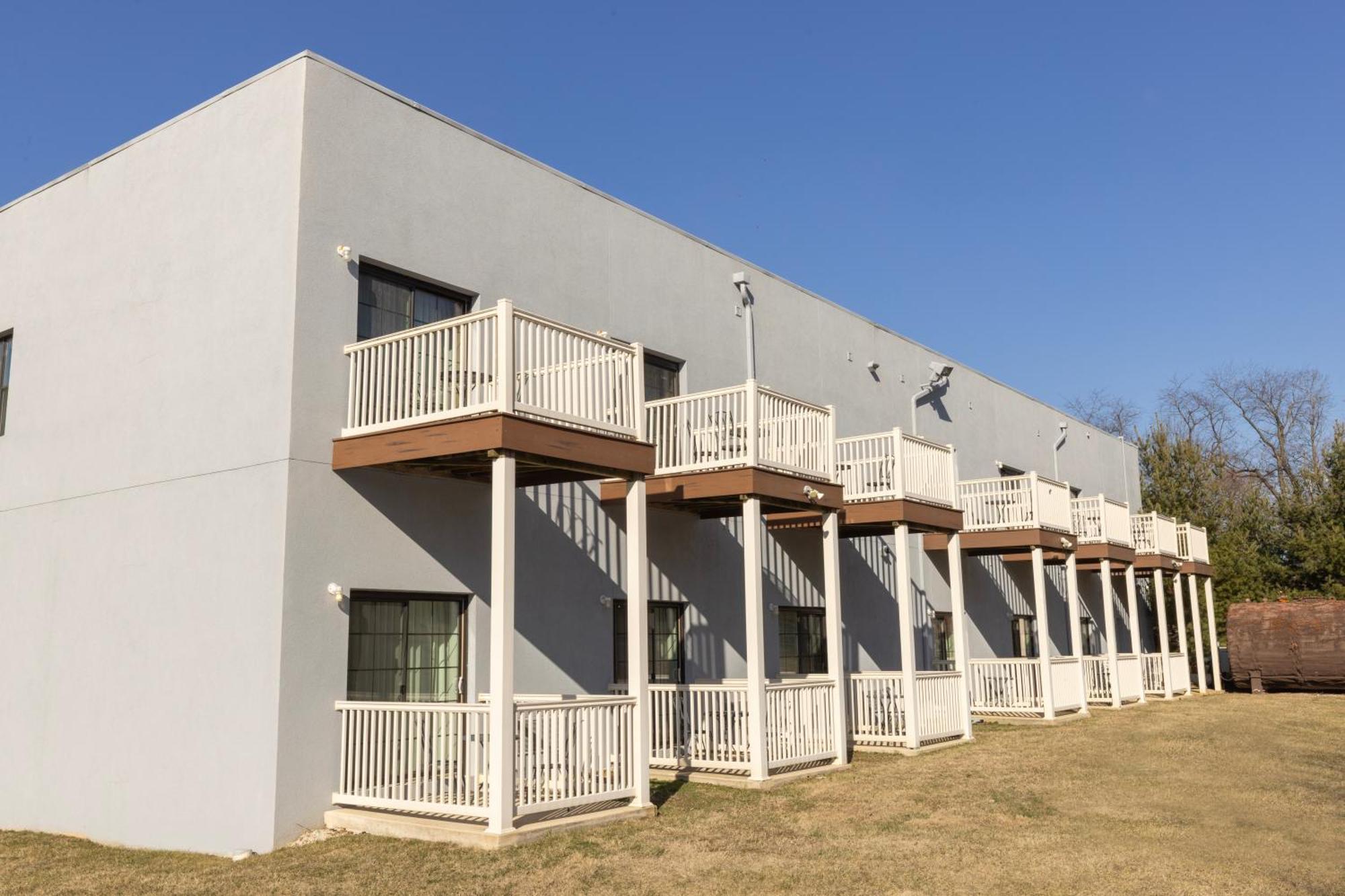 Brinton Suites Уест Честър Екстериор снимка