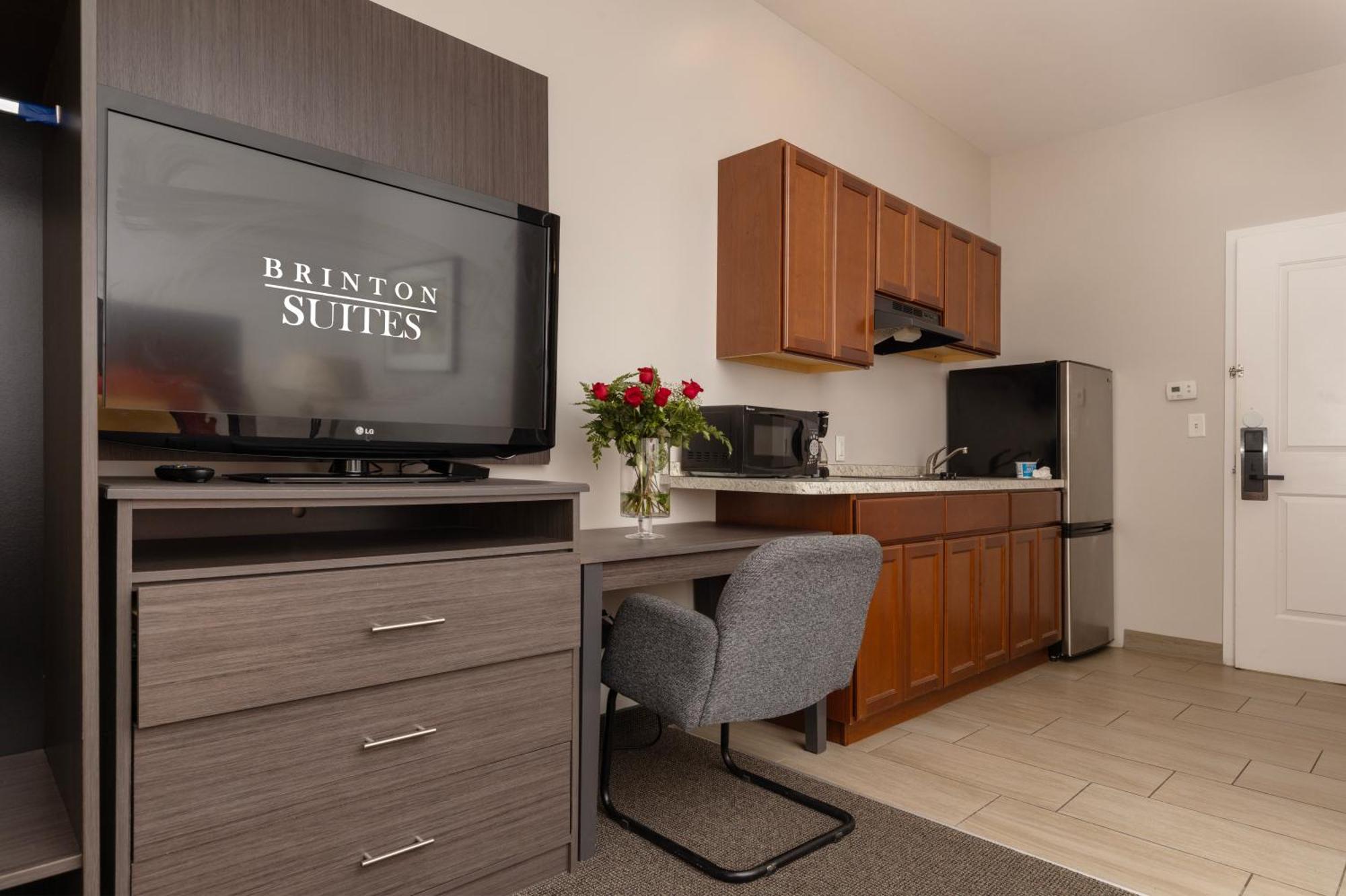Brinton Suites Уест Честър Екстериор снимка