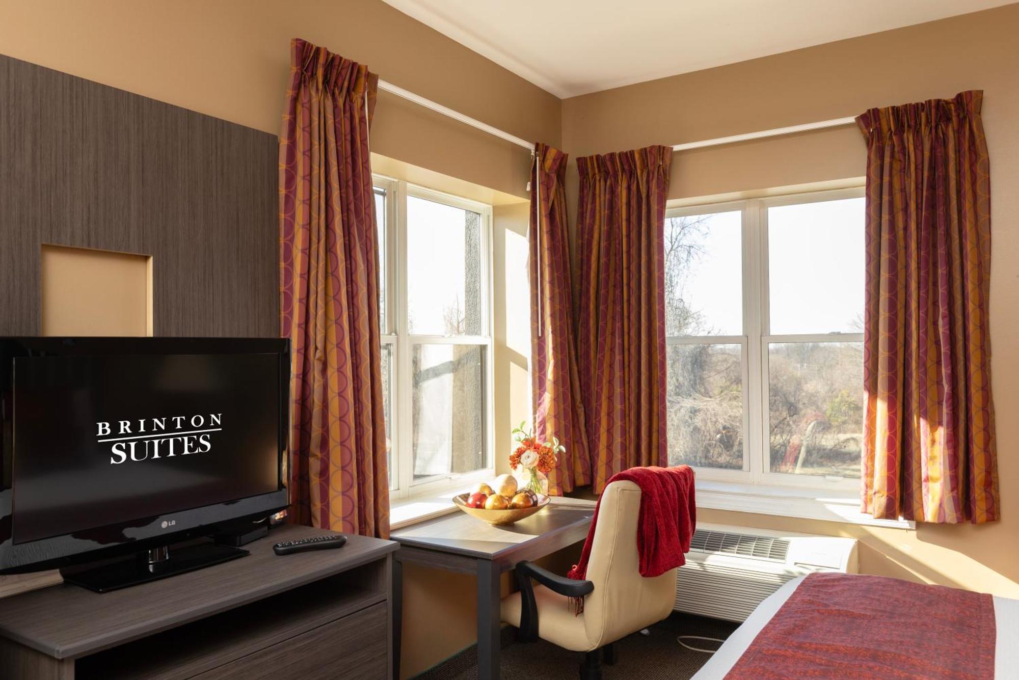 Brinton Suites Уест Честър Екстериор снимка