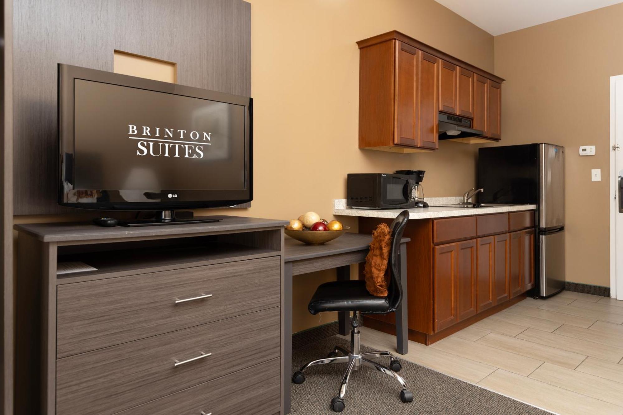 Brinton Suites Уест Честър Екстериор снимка